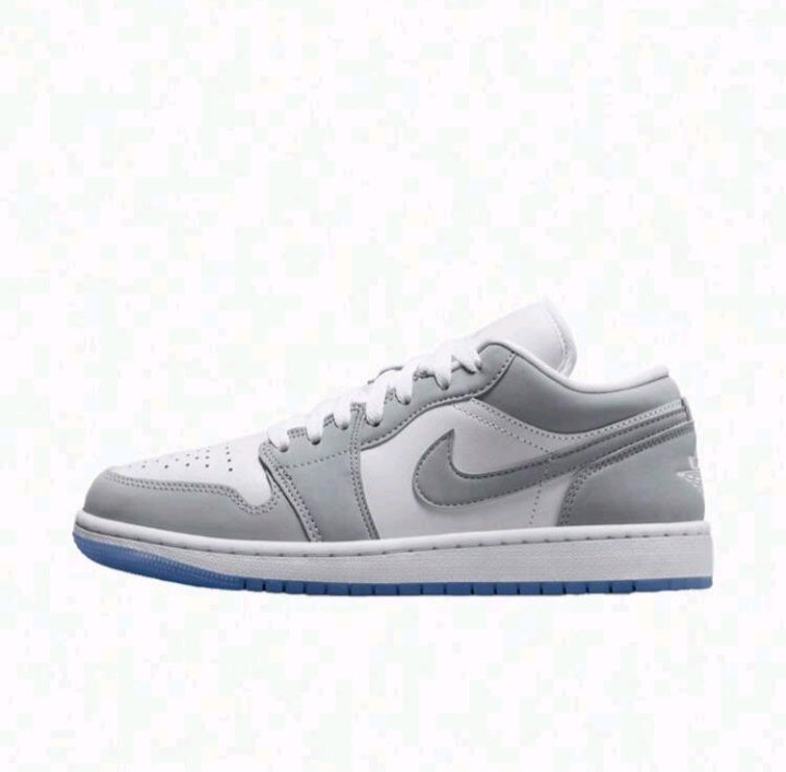 Air Jordan 1 Low- White/ Wolf Grey