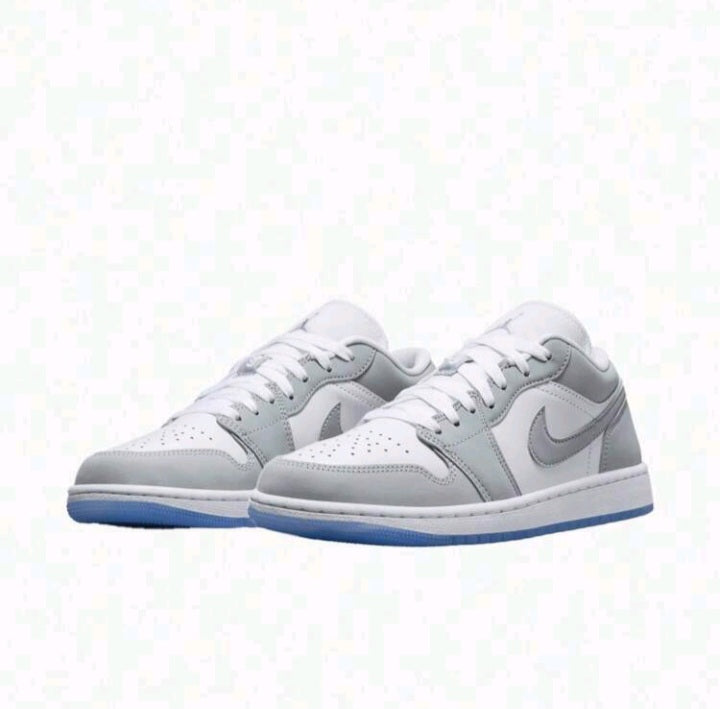 Air Jordan 1 Low- White/ Wolf Grey